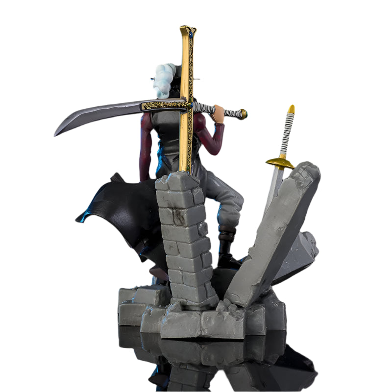 One Piece Dracule Mihawk Battle Action Figure